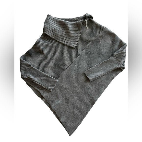 WHITE HOUSE BLACK MARKET Chic Gray Ribbed Sweater with Asymmetrical Hem - Picture 1 of 13